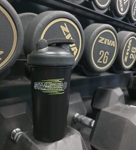 Afbeelding van een Shakeco shakebeker voor een rek dumbbelss in de sportschool